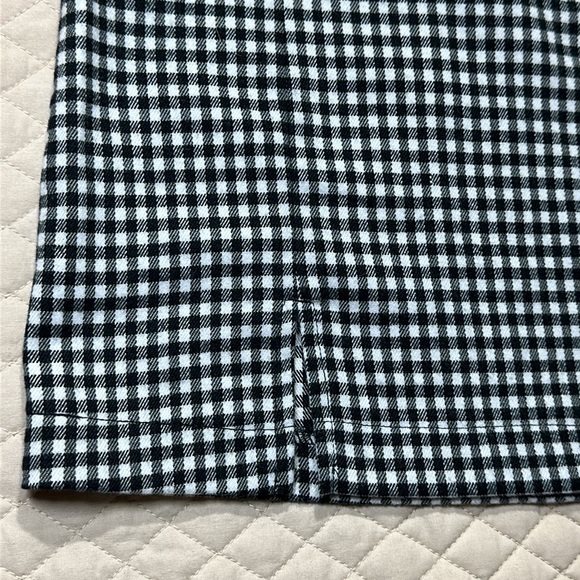 Eyeshadow Black & White Check Skirt. Size 7. Zippered Back. Elastic Waist Back. - Picture 2 of 6